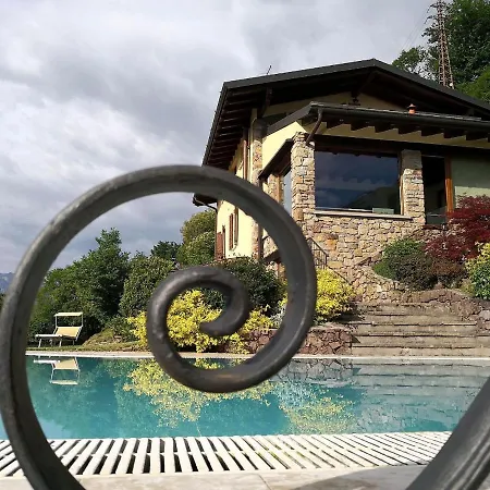 Flat In Villa, With Garden, Barbecue Apartment