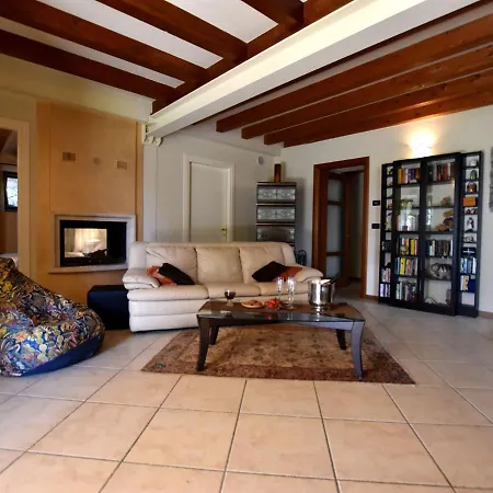 Apartment Flat In Villa, With Garden, Barbecue *